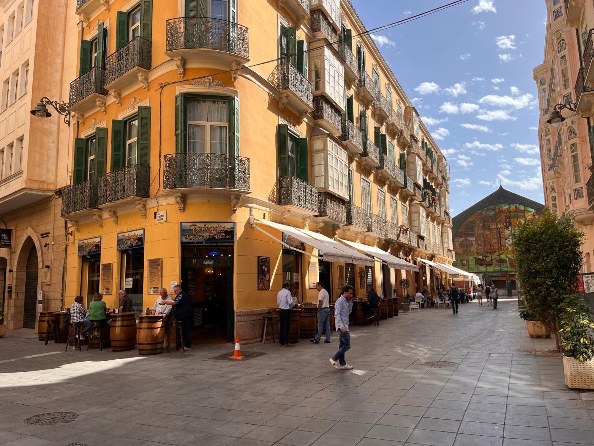 Homely Felix Saenz Deluxe * Malaga